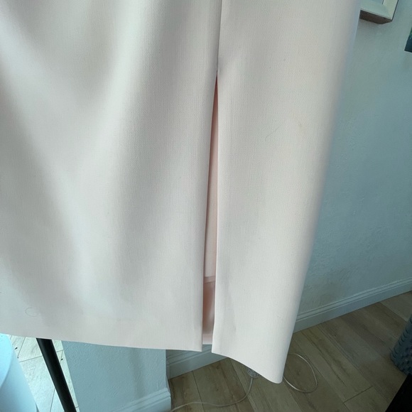 Light blush pink pencil skirt with side front slit - Picture 2 of 5